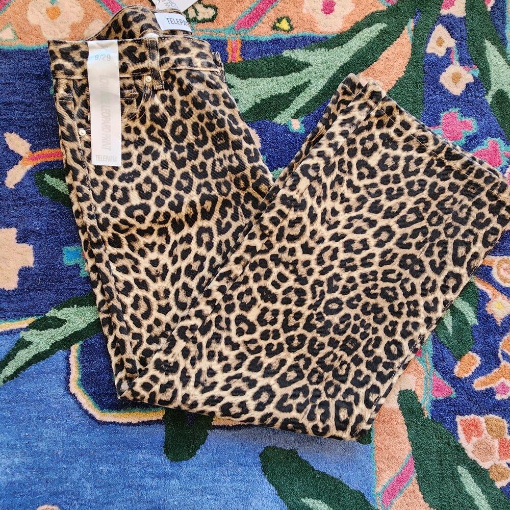 TELEPATÍA low rise leopard jeans - size 9/29